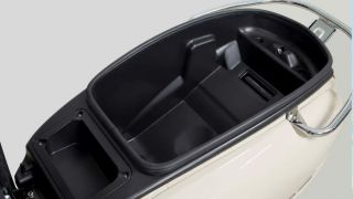 Tin xe trưa 1/6: Đối thủ ‘một 9 một 10’ của Honda SH 160i chính thức ra mắt, giá rẻ hơn cả SH Mode