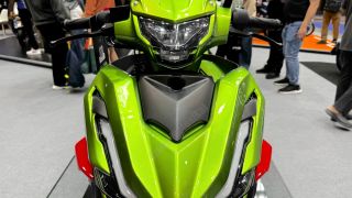 ‘Vua côn tay’ 200cc mới chính thức ra mắt: Thiết kế chất hơn Honda Winner R và Exciter, giá hấp dẫn?