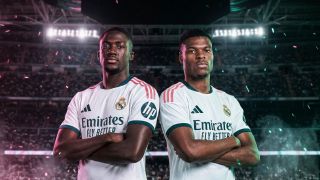 Real Madrid chốt “bom tấn kép”: Konaté cập bến miễn phí, Dumfries thay thế Trent Alexander-Arnold