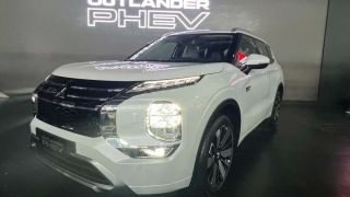 Mitsubishi Outlander PHEV 2026 trình làng: SUV điện hóa mạnh 302 mã lực, chạy điện xa tới 100km