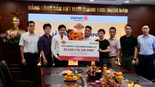 Danh tính người trúng Jackpot 83 tỷ đồng không đeo mặt nạ, chia sẻ dở khóc dở cười khi lên nhận giải