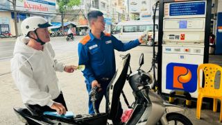 Bảng giá xăng dầu chiều 8/6: E5 RON 92 và E10 RON 95 giảm ‘sập sàn’ gần 10.000 đồng, giá lăn bánh VinFast VF 8 cực hời