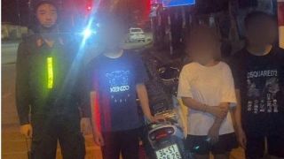 Có gì trong cốp xe của quái xế 15 tuổi đầu trần, kẹp ba, dùng bình xịt hơi cay chống trả công an?