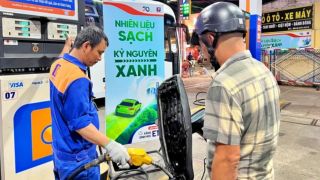 Giá xăng dầu hôm nay 9/6: Dầu thô vượt mốc mới, xăng E10 RON95 xuất hiện tín hiệu trái chiều 