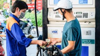 Bảng giá xăng dầu trưa nay 10/6: E5 RON 92 rớt ‘thủng đáy’, E10 RON 95 ‘rẻ như biếu’, giá lăn bánh Mazda CX-5 cực hời
