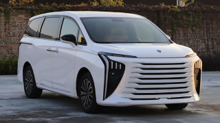 MPV gia đình 7 chỗ mới rẻ như Xpander Cross, sang hơn Toyota Alphard: Công nghệ hybrid, dài 5,2 mét
