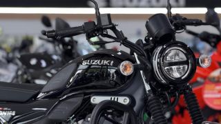 Suzuki chính thức mở bán ‘huyền thoại côn tay’ 162cc mới giá 58 triệu đồng: Khác biệt Honda Winner R