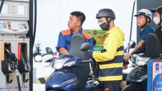 Cập nhật giá xăng dầu chiều 11/6: E10 và RON 92 tiếp tục giảm, dầu diesel xuống ‘đáy’ mới, đầy bình xe ga 125cc cực rẻ