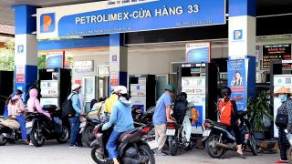 Giá xăng dầu chiều 11/6: E10 và RON 92 cùng giảm sâu về gần mức 20.000 đồng, dầu diesel cực rẻ, giá đầy bình ô tô Mazda