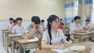 Môn Ngữ văn tốt nghiệp THPT 2026 ghi nhận 8 thí sinh bị đình chỉ, hội đồng thi lên tiếng