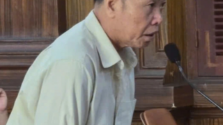 Níu kéo không thành, người đàn ông 62 tuổi dùng mảnh kéo đâm 3 phụ nữ ở TPHCM, tòa bất ngờ trả hồ sơ
