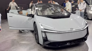 Toyota Corolla Concept lộ diện: Thách thức Honda Civic, Kia K3 bằng thiết kế táo bạo chưa từng có