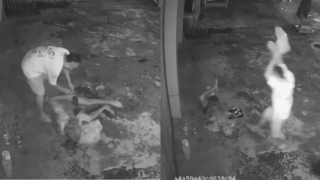 Clip ghi lại cảnh ông cụ đang ngủ vỉa hè bị đánh, cướp tài sản: Hé lộ hành vi máu lạnh của hung thủ