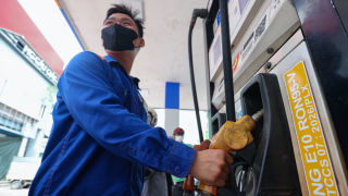 Giá xăng dầu hôm nay 21/6: Dầu diesel mất hơn 21.000 đồng/lít sau 24 lần điều chỉnh, dầu thế giới đổi hướng