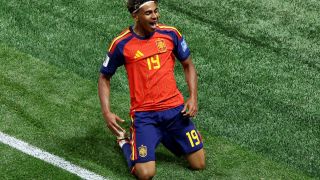 Lamine Yamal vượt kỷ lục của Messi, tỏa sáng rực rỡ giúp Tây Ban Nha thắng 4-0 Saudi Arabia