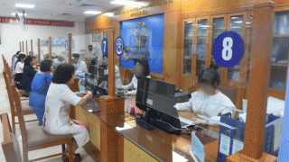 Chỉ đạo nóng vụ nữ cán bộ ở Hà Nội từ chối xác nhận ủy quyền, yêu cầu cụ bà 97 tuổi đến làm thủ tục