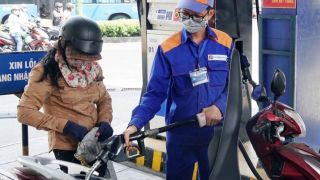 Giá xăng dầu hôm nay 24/6: E10 rẻ chưa từng có, RON 92 giảm sâu về mốc 20.000 đồng/lít, bảng giá đầy bình ô tô Honda