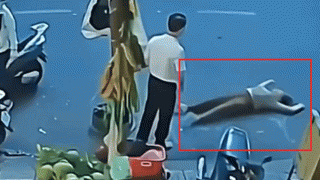 Chồng bất lực chứng kiến vợ bị gã đàn ông lạ mặt động tay động chân đến bất tỉnh, nguồn cơn gây bức xúc?