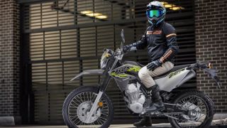 Tin xe hot 25/6: Ra mắt ‘vua côn tay’ mới giá 53 triệu đồng ngang tầm Yamaha Exciter, phong cách khác Honda Winner R