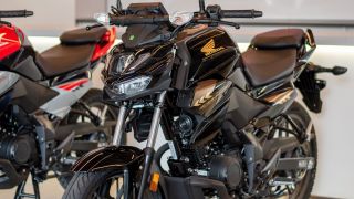 Tin xe máy 26/6: ‘Huyền thoại côn tay’ 125cc mới của Honda về đại lý, khác biệt Winner R, giá 53 triệu đồng
