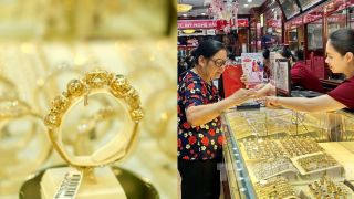 Giá vàng hôm nay 26/6 ‘sáng nắng, chiều mưa’, chuyên gia lên tiếng về thời điểm thích hợp ‘xuống tiền’ 