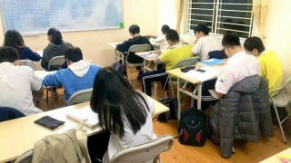 Giáo viên ép buộc học sinh học thêm có thể bị phạt tới 50 triệu đồng, loạt đề xuất mới cần lưu ý! 