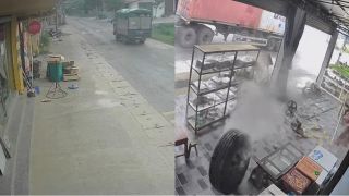 Phú Thọ: Lốp container rơi khỏi xe, lăn vào nhà dân cạnh đường, chủ nhà kể lại cảnh tượng khó quên