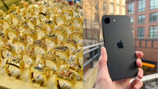 Giá vàng hôm nay chiều 2/7 tăng phi mã 2,5 triệu đồng/lượng, người mua xếp hàng dài, iPhone 16e rẻ bèo