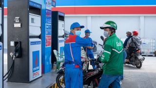 Giá xăng dầu hôm nay 10/7: RON 92 và E10 đều giảm ngót nghét 11.000 đồng/lít, Yamaha ra mắt xe ga mới không cần đổ xăng