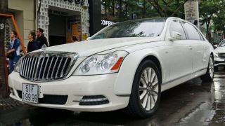 Lộ diện nữ đại gia Hà Nội chi hơn 16 tỷ đồng mua Mercedes Maybach của bà Trương Mỹ lan