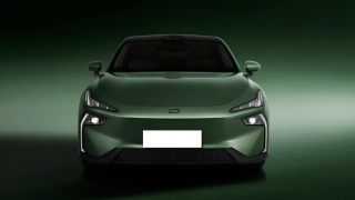 ‘Xử đẹp’ Toyota Camry, Kia K5 với giá 406 triệu: Sedan hạng D mới lộ diện, có cả thuần điện và EREV