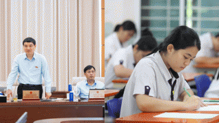 Vì sao có ý kiến muốn giữ thi chung tốt nghiệp THPT và đại học? Nếu tách riêng, ai sẽ tổ chức thi đại học?
