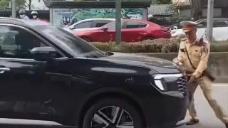 Diễn biến mới vụ ô tô đẩy CSGT trên đường rồi bỏ chạy: Đã rõ danh tính tài xế