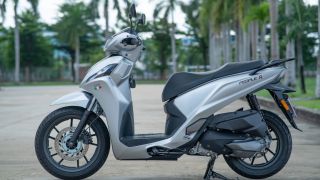 Tin xe hot 21/7: ‘Khắc tinh’ của Honda SH 125i chính thức ra mắt giá 85 triệu đồng, có màn TFT, ABS 2 kênh và TCS