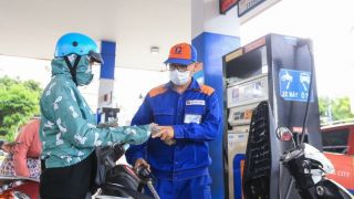 Giá xăng dầu hôm nay 23/7: E10 và RON 92 giảm hơn 10.000 - 11.000 đồng, bảng giá đầy bình các mẫu xe côn tay 150 - 155cc