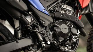 Honda chính thức ra mắt ‘huyền thoại côn tay’ mới giá ‘mềm’: Khác biệt Winner R và Yamaha Exciter, có phanh ABS 2 kênh