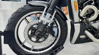 ‘Vua côn tay’ mới tinh của Hàn Quốc ra mắt tại Việt Nam: Phân khúc khác Honda Winner R, giá hấp dẫn