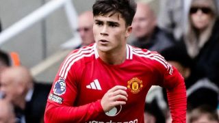 HLV Carrick gạch tên, thần đồng của Man United bị rao bán với giá rẻ