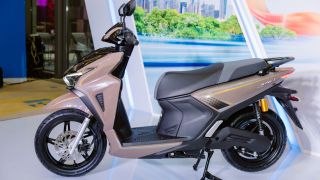 Đi xa 145 km, đổi pin trong 1 phút: Xe máy điện VinFast Kinet mở rộng ‘bản đồ cuối tuần’ của giới trẻ