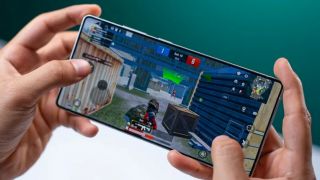 Top điện thoại chơi game tốt nhất 2026: iPhone và Samsung dẫn đầu, nhiều mẫu giá rẻ góp mặt