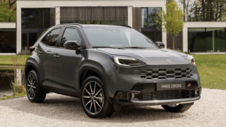 Toyota Yaris Cross dẫn đầu, Innova Cross bám đuổi ở cuộc đua doanh số toàn hãng tháng 7/2026