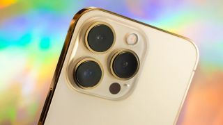 Đây là iPhone 3 mắt Pro màn 120Hz kèm camera zoom quang rẻ nhất Việt Nam, đẳng cấp như iPhone 17 Pro