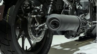 Honda chính thức ra mắt 'huyền thoại côn tay' mới đàn anh Winner R: Có ABS, giá khoảng 63 triệu đồng