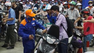 Giá xăng dầu tối nay 8/8: Xăng E10 và RON 92 giảm sát đáy, dầu diesel đang 'rẻ như bèo', bảng giá đầy bình các mẫu xe số