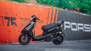 Yamaha ZR Evolution - Chiếc scooter nhỏ lột xác với loạt đồ chơi hiệu năng, nhìn là mê