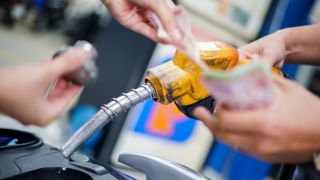 Dự báo giá xăng dầu kỳ điều hành ngày mai 13/8: Xăng E10 RON95 và E5 RON92 có thể quay đầu tăng mạnh trở lại