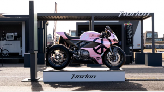 Norton Manx R 'P'R: Bản độ độc nhất khoác áo hồng tím đầy cá tính