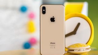 Giá iPhone XS Max tháng 8/2026: Xuống đáy sâu nhất lịch sử, màn OLED đẹp máy mượt cho nhu cầu cơ bản