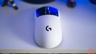 Rò rỉ những hình ảnh đầu tiên của chuột Logitech Superstrike mới: Thiết kế all-black đầy ấn tượng