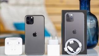 iPhone 3 mắt rẻ nhất Việt Nam là đây, sang, xịn hơn iPhone 17e mới, đe nẹt Galaxy S26
